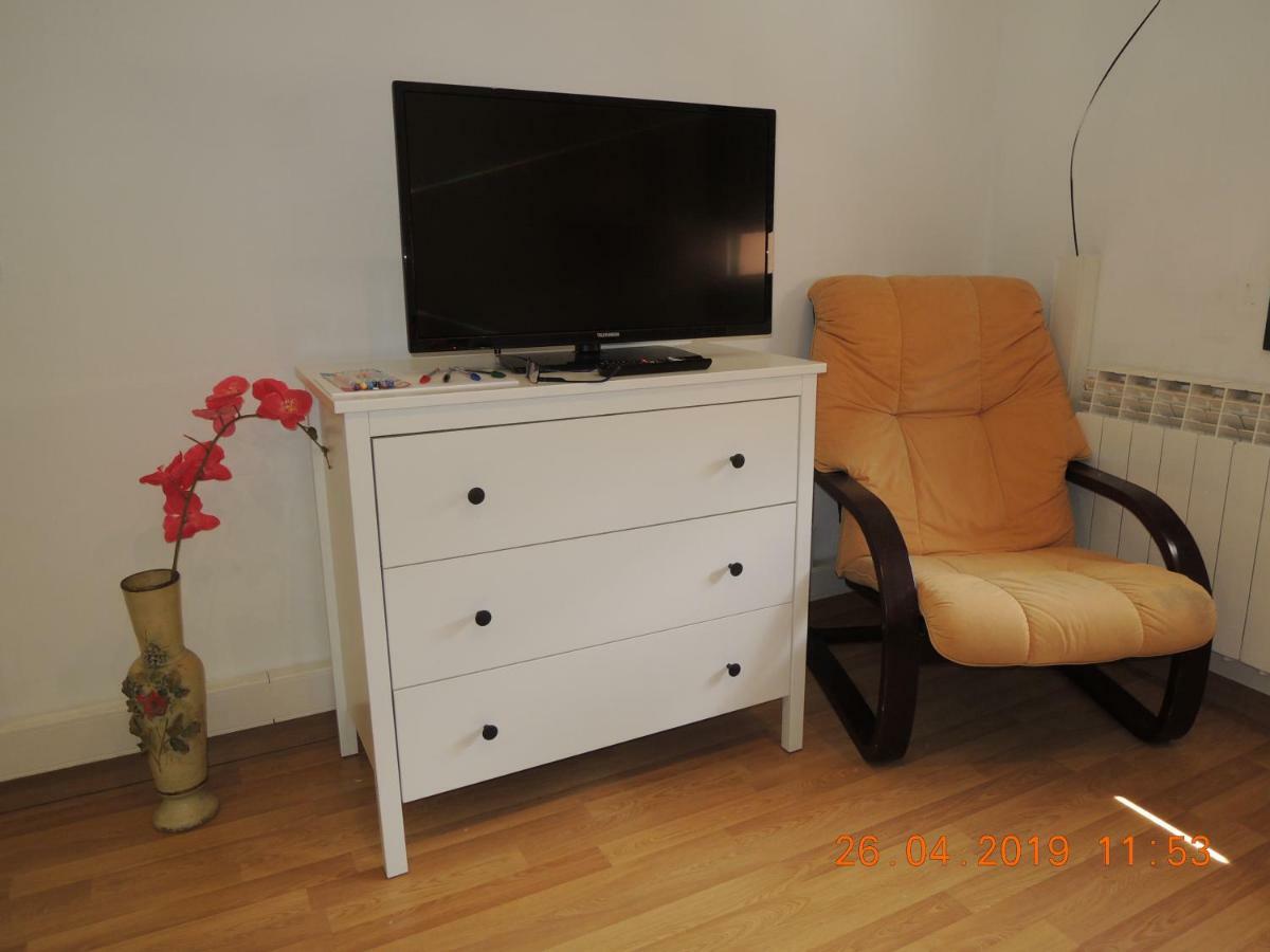 Apartament Jasmine Apartment Besalu Luaran gambar