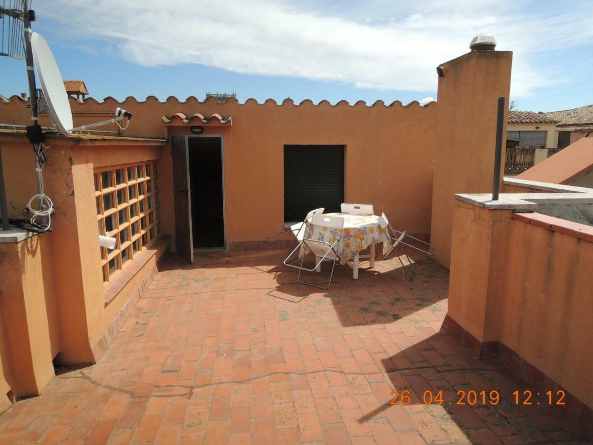 Apartament Jasmine Apartment Besalu Luaran gambar